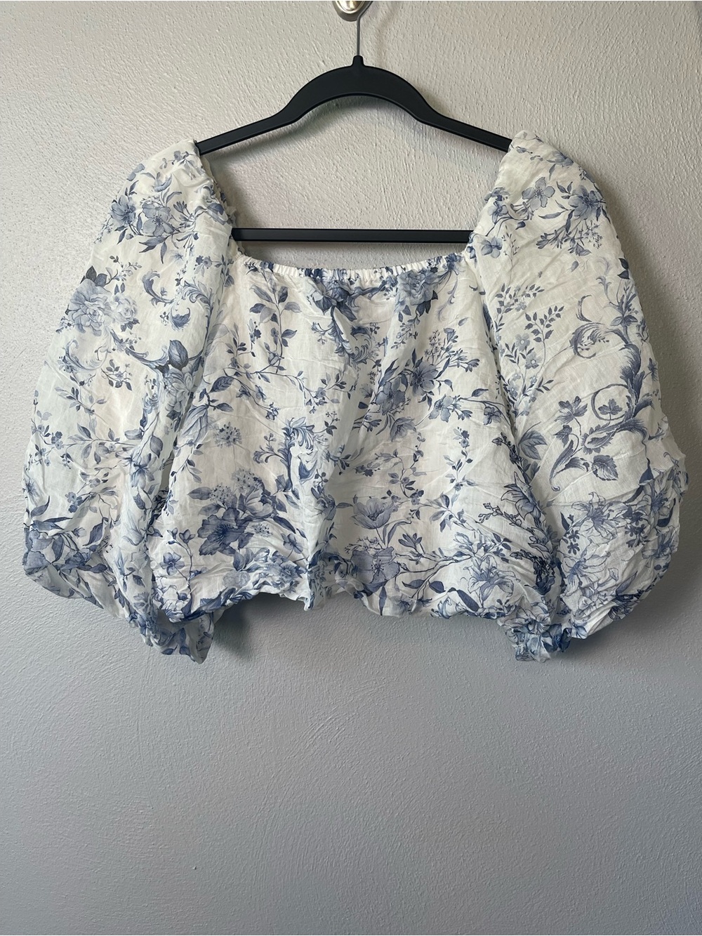 Calypso St. Barth- Floral Puff-Sleeve Crop Top in White & Blue